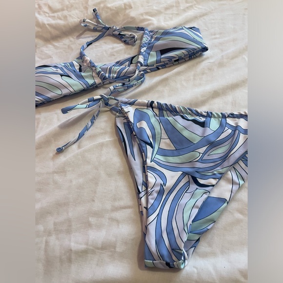 SHEIN Swimsuit - Picture 4 of 5